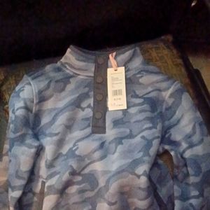 Vineyard Vine boys navy blue camo sweatshirt size 7-8